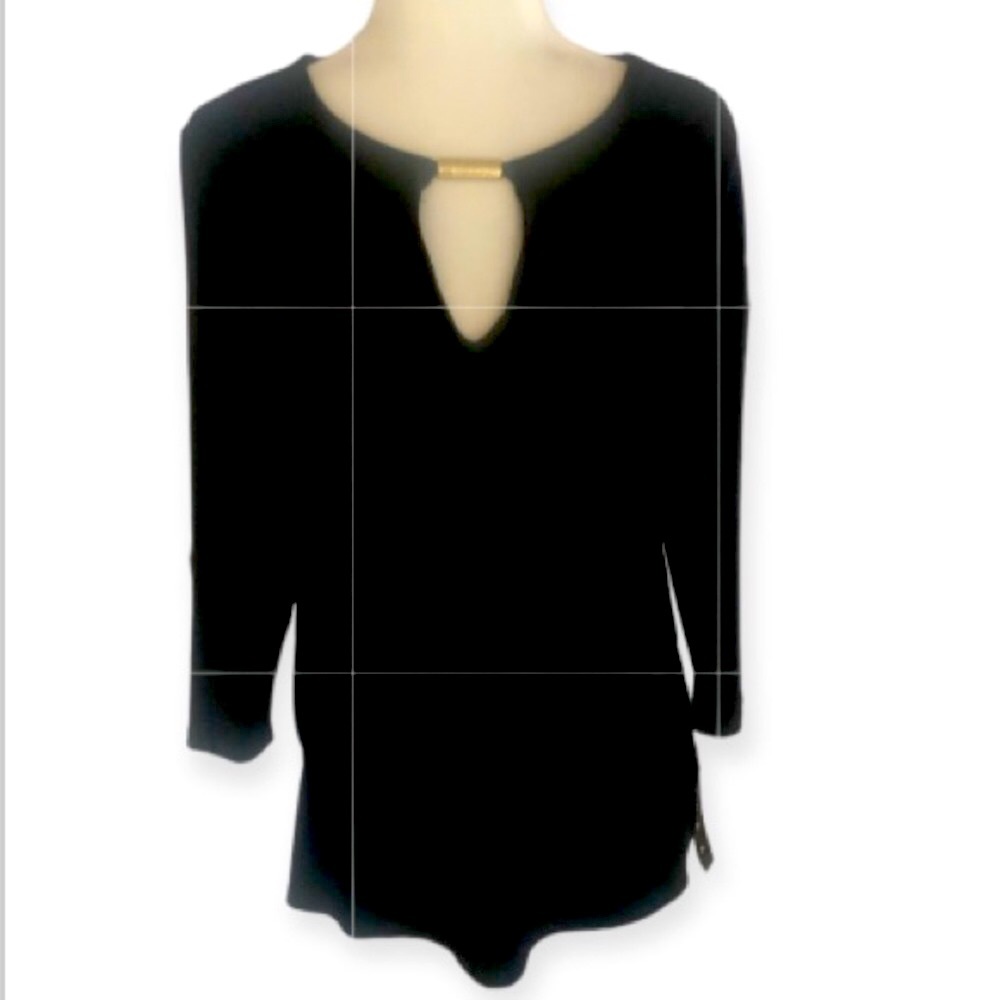 🟥 SALE $8 
Tunic top fashion keyhole design NWT